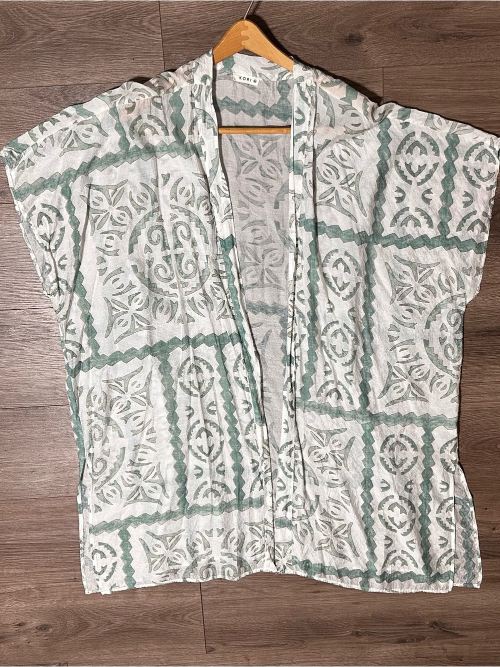 Kimono Style Top | White Sage Geometric | Medallion Print | Viscose Blend |